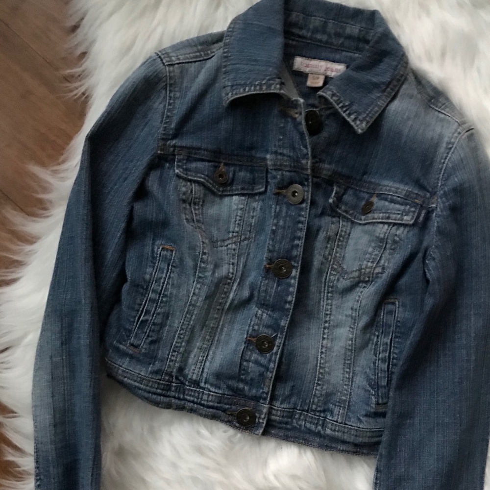 Tommy Jean Jacket Girls size small “ lI’ve bird”